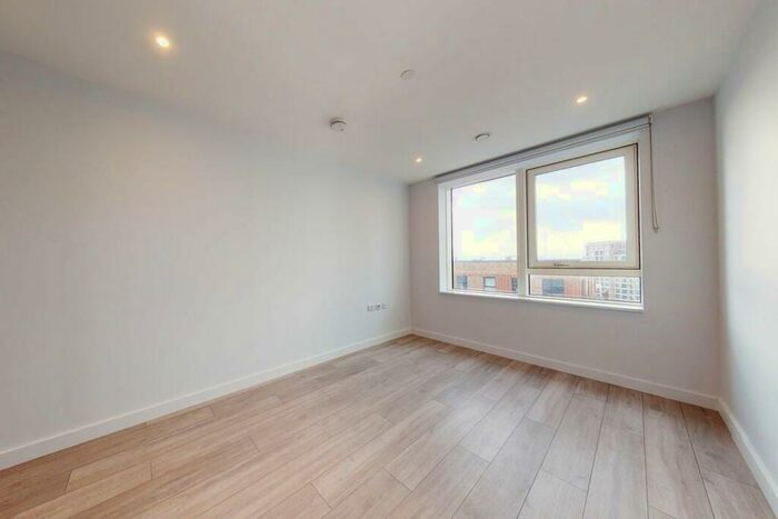 2 Bedroom Apartment To Rent In Park Central East, SE17