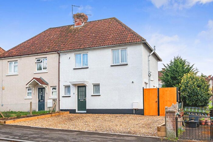 3 Bedroom Semi Detached House For Sale In Fairfield Road, Salisbury, SP1
