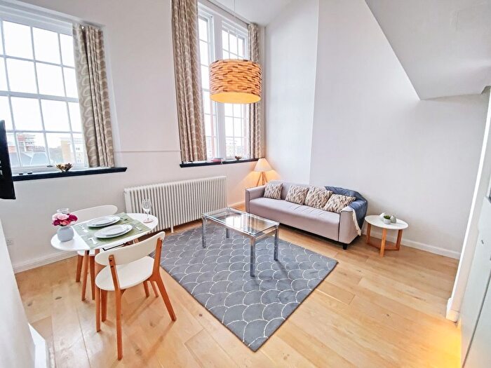 1 Bedroom Flat To Rent In Flat, Mcdonald Road, Broughton, Edinburgh, EH7