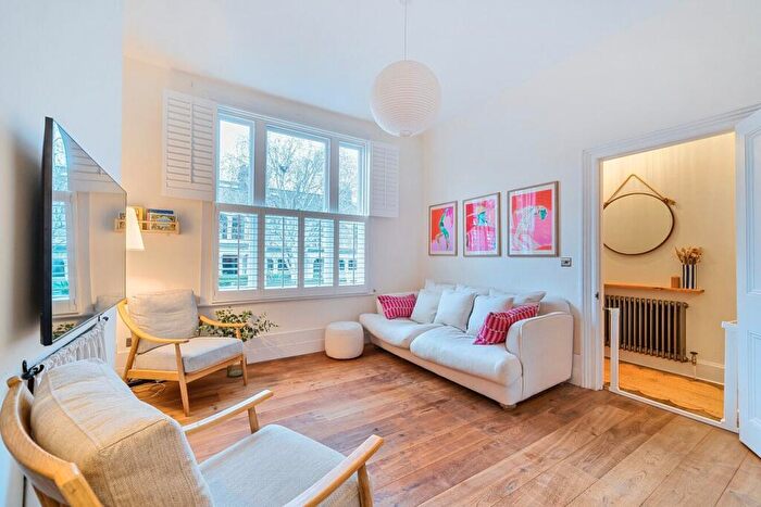 2 Bedroom Flat For Sale In Bushey Hill Road, London, SE5