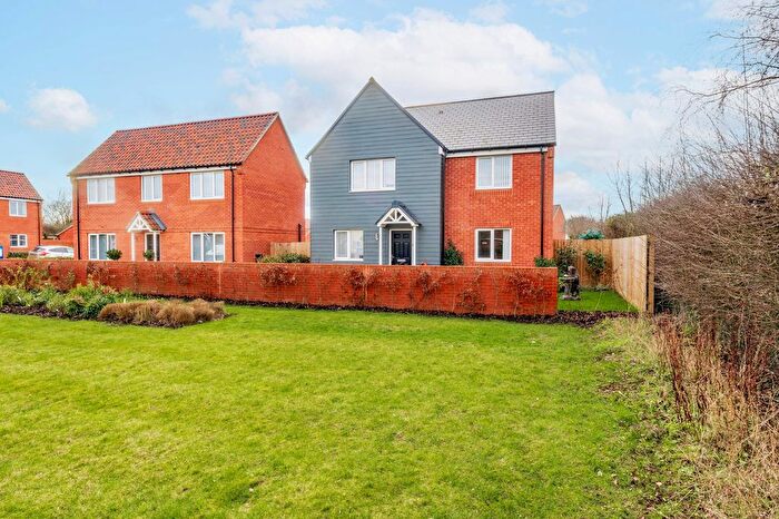 4 Bedroom Detached House For Sale In Copperfield Way, Old Newton, IP14