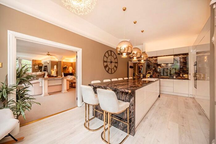 3 Bedroom Flat For Sale In Telfords Yard, Wapping, E1W
