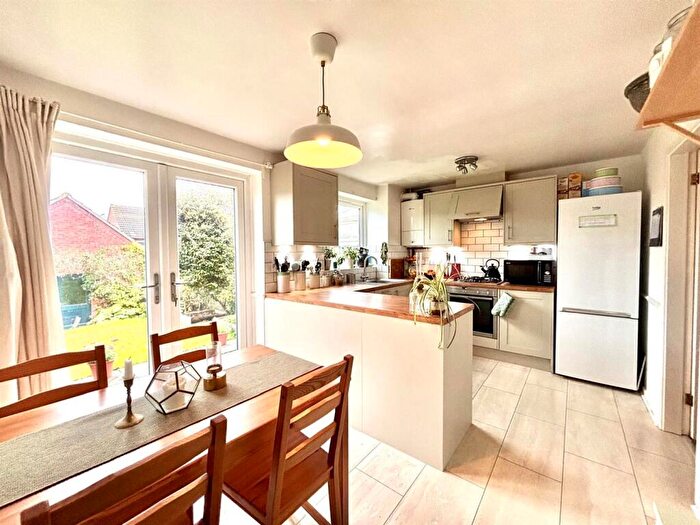 2 Bedroom End Of Terrace House For Sale In Chestnut Square, Leamington Spa, CV32