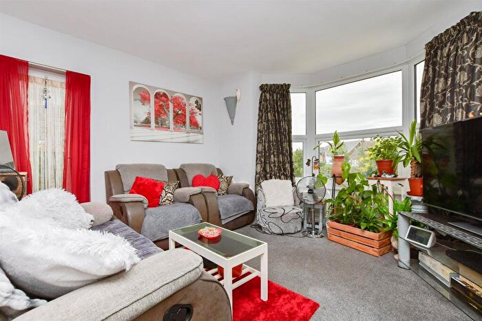 2 Bedroom Maisonette For Sale In Crawford Gardens, Margate, Kent, CT9