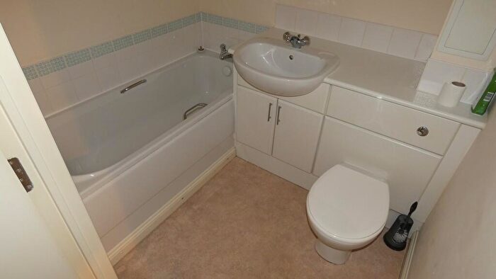 2 Bedroom Apartment To Rent In A Wallace Street, Glasgow, G5