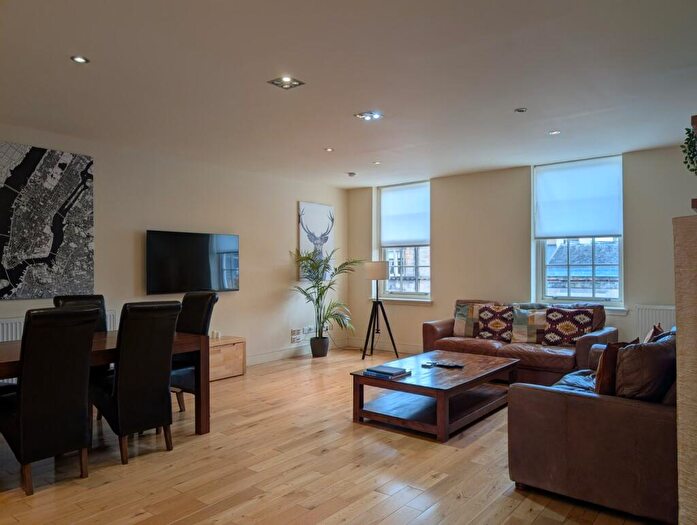 2 Bedroom Flat To Rent In Brunswick Street, Edinburgh, Midlothian, EH7