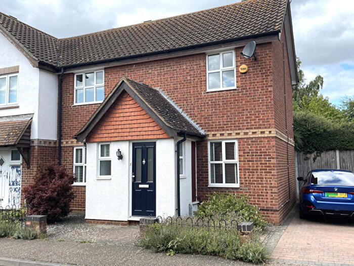 3 Bedroom Semi-Detached House To Rent In Cusak Road, Chelmsford, Essex, CM2