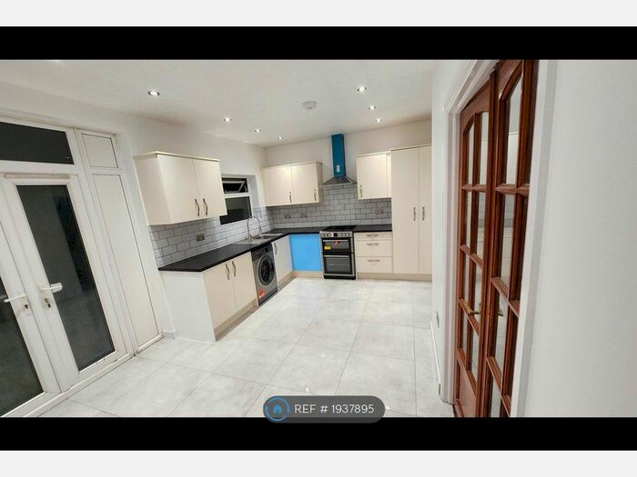 3 Bedroom Semi-Detached House To Rent In Grosvenor Road, London, RM8