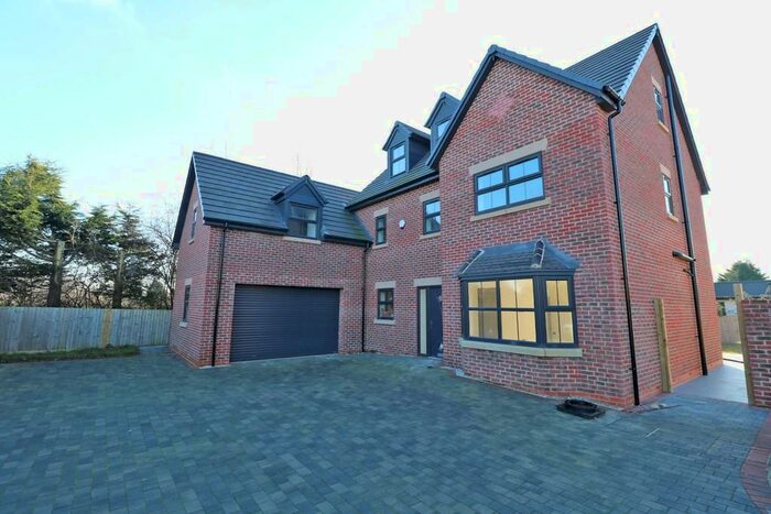 6 Bedroom Detached House For Sale In Sandtoft Road, Belton, DN9