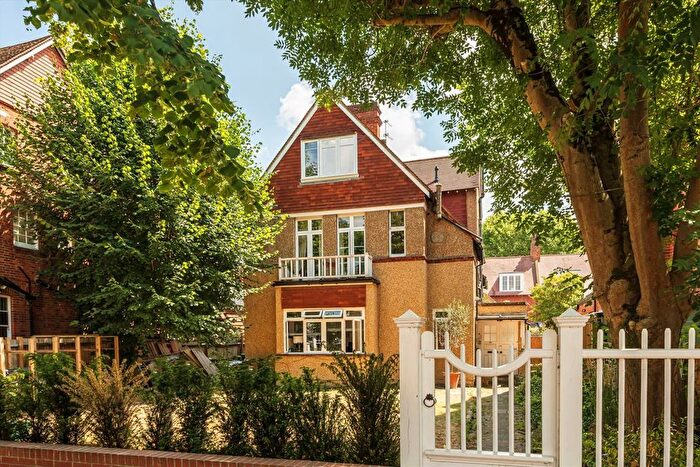 2 Bedroom Flat To Rent In Woodstock Road, Chiswick, W4