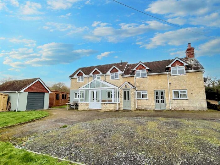 3 Bedroom Detached House To Rent In Cherry Orchard Lane, Shaftesbury, SP7