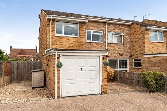 3 Bedroom Semi Detached House For Sale In Matthews Close, Havant, PO9