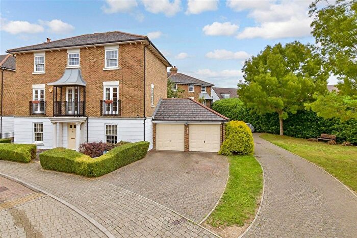 5 Bedroom Town House For Sale In Kendall Avenue, Kings Hill, West Malling, Kent, ME19