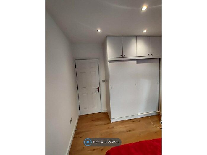 1 Bedroom Flat To Rent In Watford Way, London, NW4