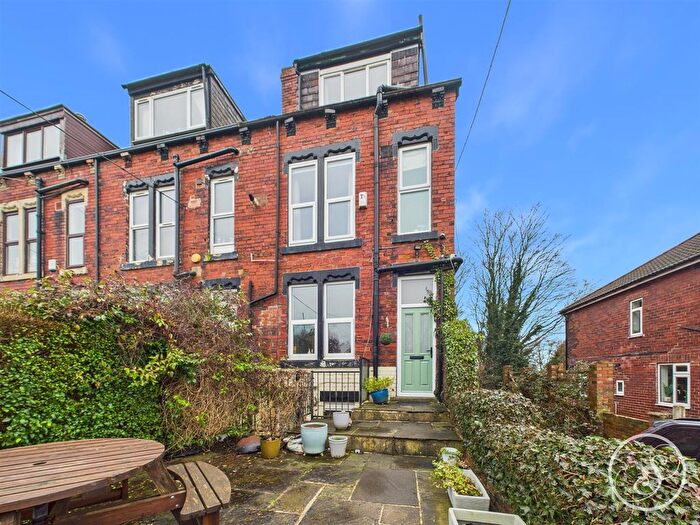 4 Bedroom Terraced House For Sale In Morritt Drive, Leeds, LS15
