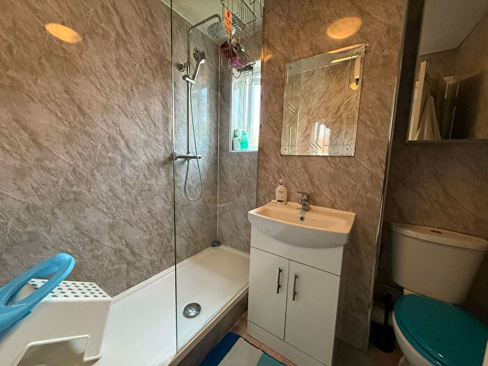 1 Bedroom Maisonette To Rent In Oakcroft Close, Pinner, HA5