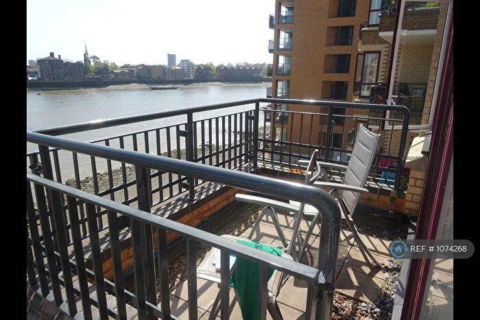 1 Bedroom Flat To Rent In Wapping High Street, London, E1W