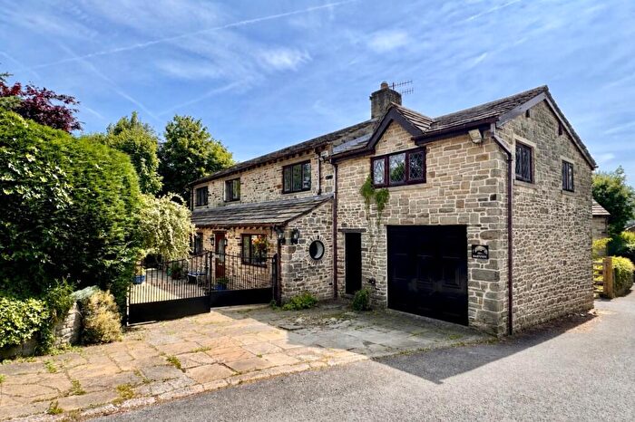 4 Bedroom Detached House For Sale In The Heath, Glossop, SK13
