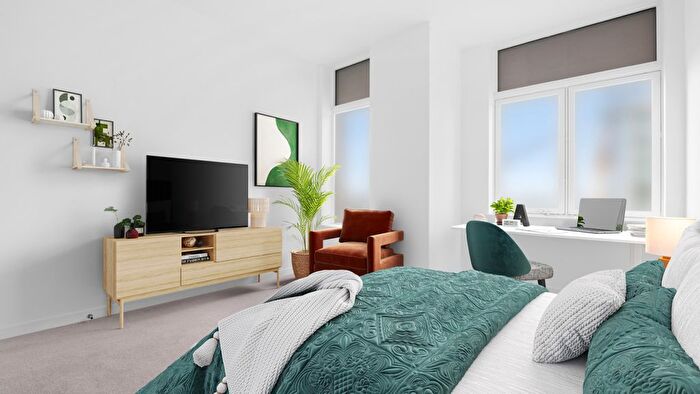 2 Bedroom Flat For Sale In Choral Street, Brent Cross, NW2