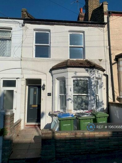 2 Bedroom Terraced House To Rent In Ingledew Road, London, SE18