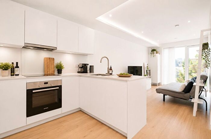 1 Bedroom Flat For Sale In Emerson Court, Kings Cross, N1