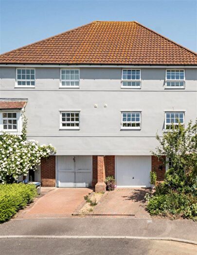 4 Bedroom Terraced House For Sale In Bridge Close, Sandwich, CT13