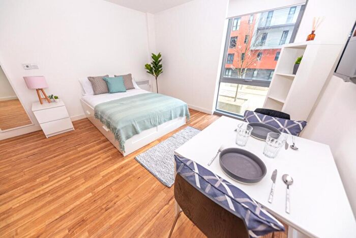 1 Bedroom Flat To Rent In The Studios, Plaza Boulevard, Liverpool, L8