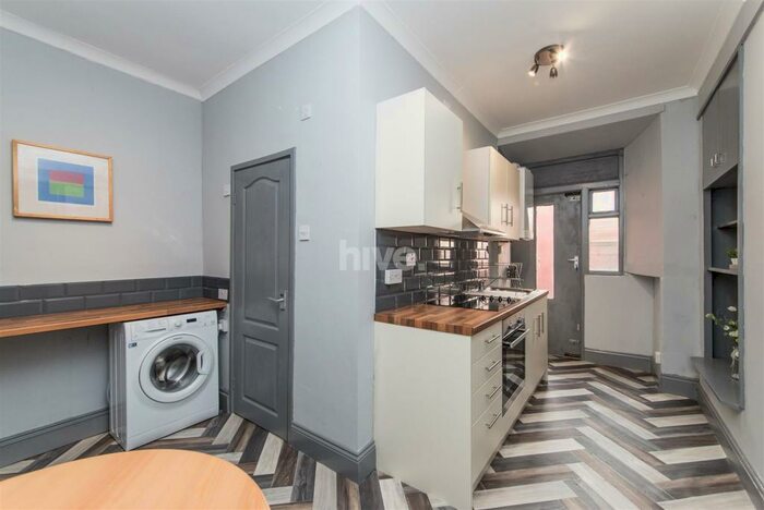 Studio To Rent In Stannington Grove, Heaton, Newcastle Upon Tyne, NE6