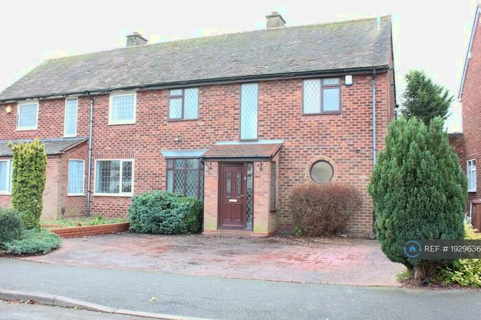 3 Bedroom Semi-Detached House To Rent In Cornyx Lane, Solihull, B91