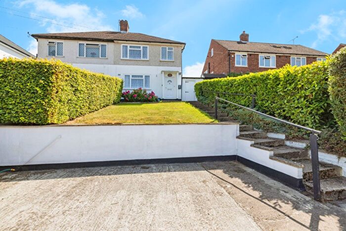 3 Bedroom Semi-Detached House For Sale In Park Avenue, Bushey, WD23
