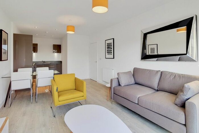 1 Bedroom Flat To Rent In Collendale Road, London, E17