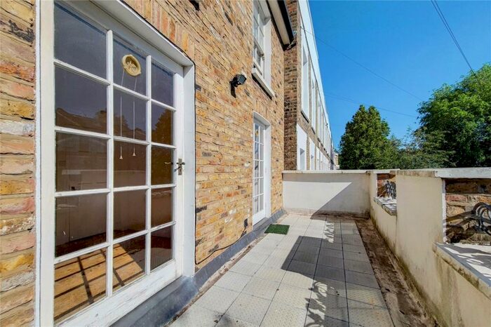 1 Bedroom Apartment To Rent In Wolsey Road, Newington Green, Islington, London, N1