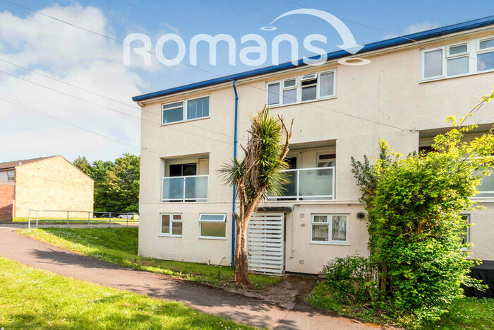 3 Bedroom Flat To Rent In Brookhouse Road, Farnborough, GU14