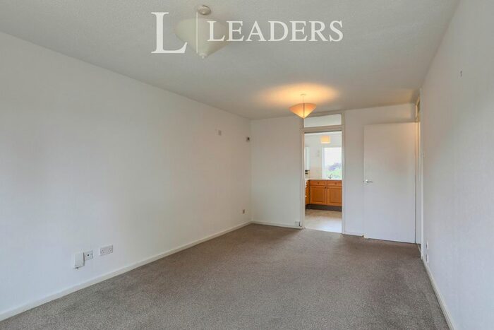 1 Bedroom Flat To Rent In Tulip Tree Court, Kenilworth, CV8