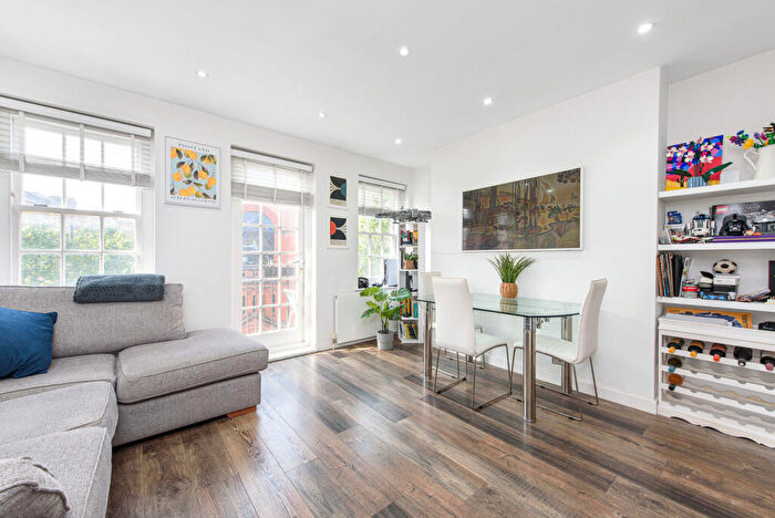 1 Bedroom Flat For Sale In Dennington Park Road, West Hampstead, London, NW6