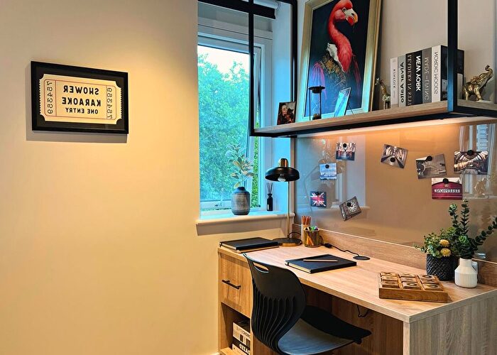 Studio To Rent In Avonmouth Street, London, SE1