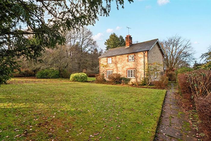 4 Bedroom Detached House To Rent In Elstead Road, Seale, Farnham, GU10