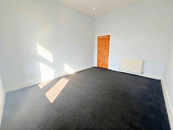 2 Bedroom Flat To Rent In High Street, Paisley, PA1