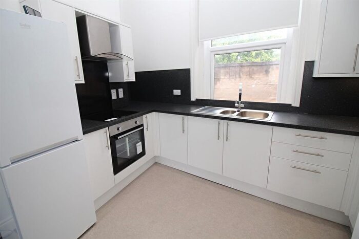 3 Bedroom Flat To Rent In High Street, Gosforth, Newcastle Upon Tyne, NE3