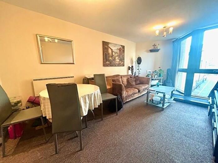 2 Bedroom Flat To Rent In Highfield Road, Feltham, TW13