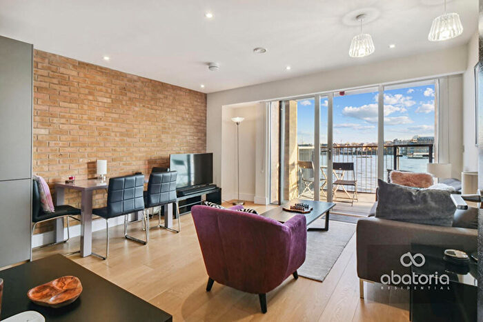 1 Bedroom Apartment For Sale In Wapping High Street, London, E1W