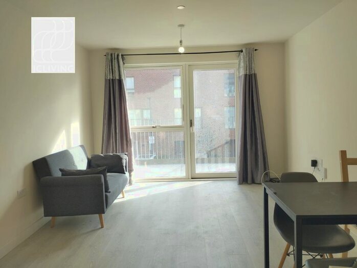 1 Bedroom Flat To Rent In Silverview Close, Harrow, HA1