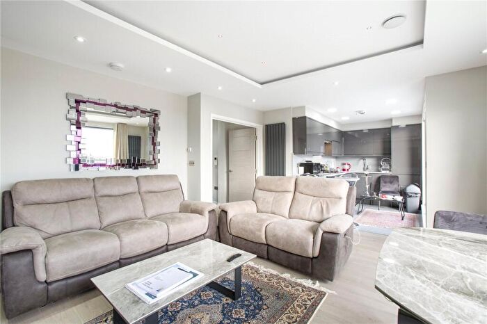 1 Bedroom Penthouse To Rent In Ilderton Road, London, SE16