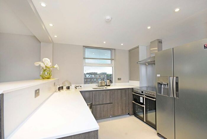 3 Bedroom Flat To Rent In St. Johns Wood Park, London, NW8