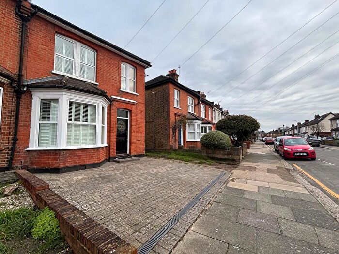 2 Bedroom End Of Terrace House To Rent In St. Lawrence Road, Upminster, RM14