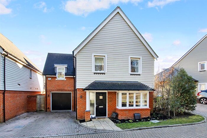 4 Bedroom Detached House For Sale In The Square, High Street, Leigh, Tonbridge, TN11