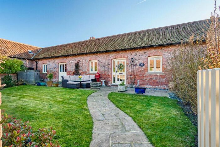 3 Bedroom Barn Conversion For Sale In Stable Cottages, Enholmes Lane, Patrington, HU12