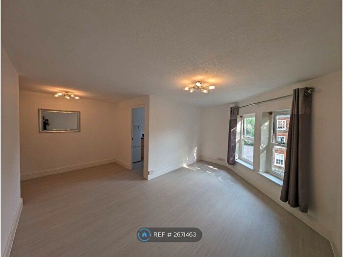 1 Bedroom Flat To Rent In Ock Street, Abingdon, OX14