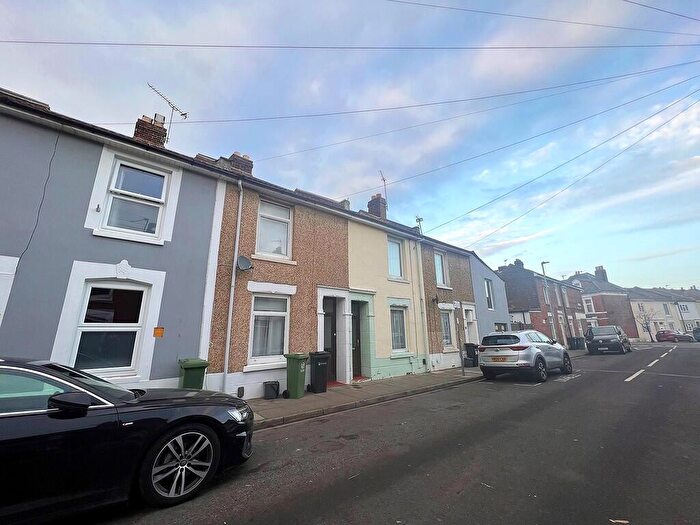 3 Bedroom Terraced House To Rent In Lincoln Road, PO1
