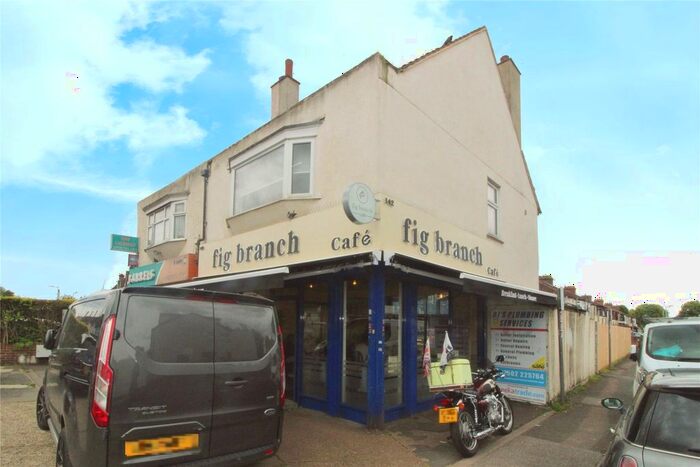 1 Bedroom Flat To Rent In Station Lane, Hornchurch, RM12